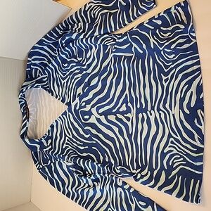 J. MCLAUGHLIN Blue & White Zebra Patterned Top 3/4 Sleeve V Neck W/ Collar